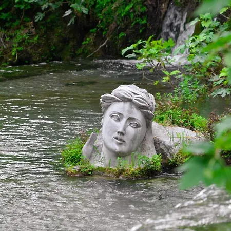 Aegli Lägenhetshotell 4*