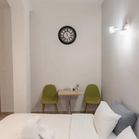 Aegli شقة فندقية 4*