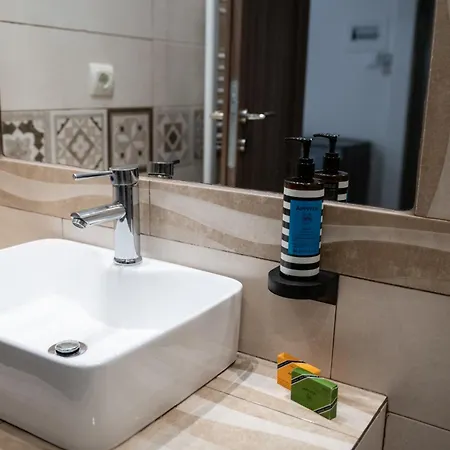 شقة فندقية Aegli 4*